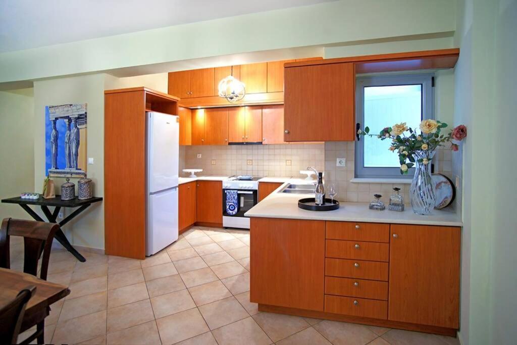 Royal Blu Apartment *
